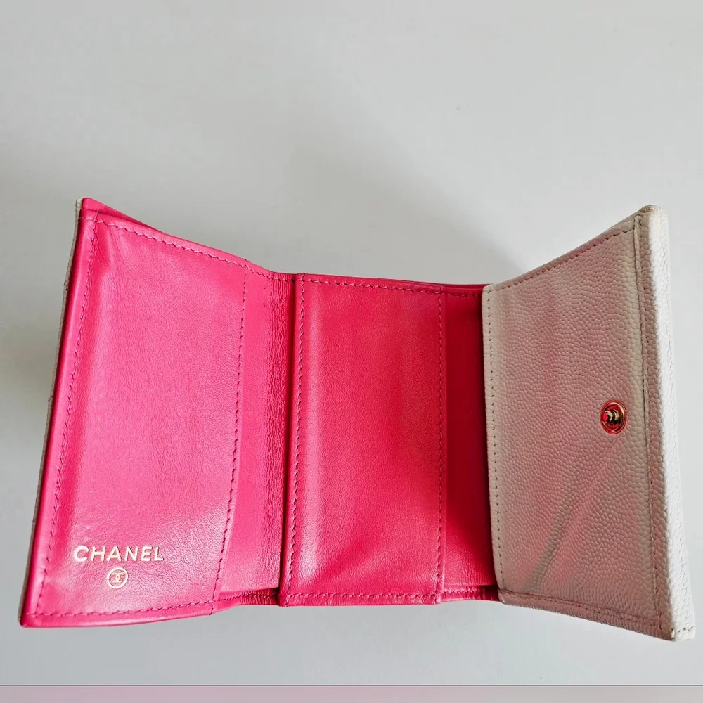 Chanel White Compact Tri-fold Caviar Leather Wallet With Pink Interior